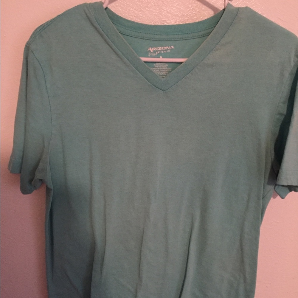 🦋 Bundle of V Neck T Shirts - Picture 2 of 5